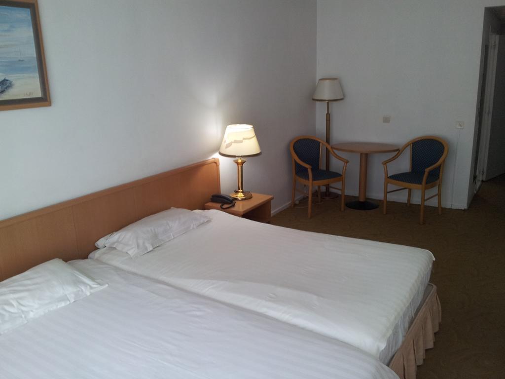 Hotel Keyserlei Αμβέρσα Δωμάτιο φωτογραφία